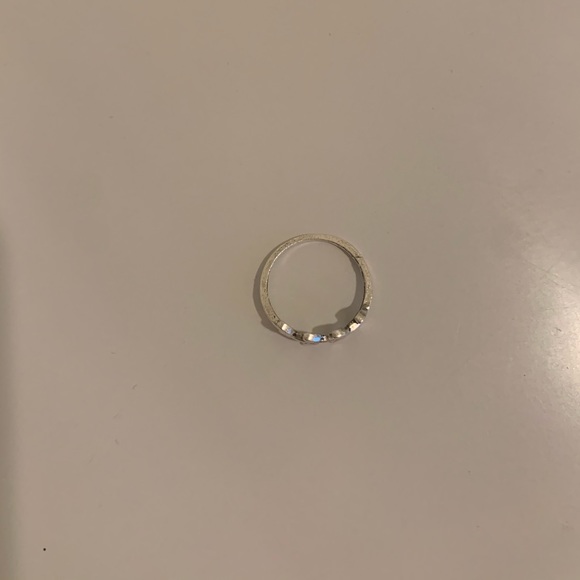 Silver ring - Picture 2 of 3